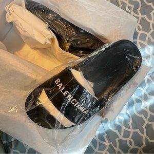 authentic BALENCIAGA pool slides